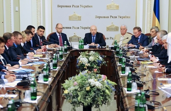 На Украине прошел третий круглый стол национального единства